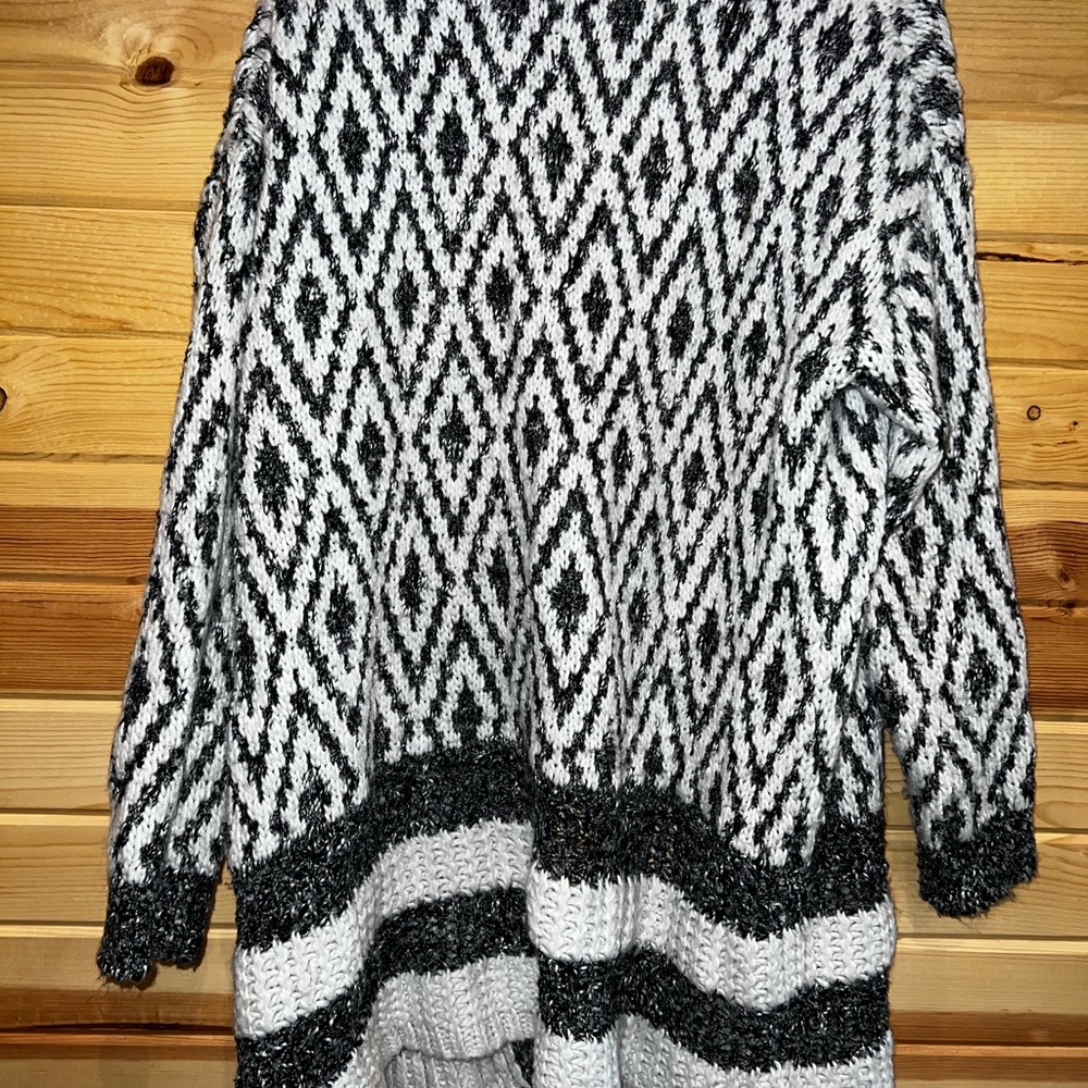 Aztec sweater - Picture 3 of 3